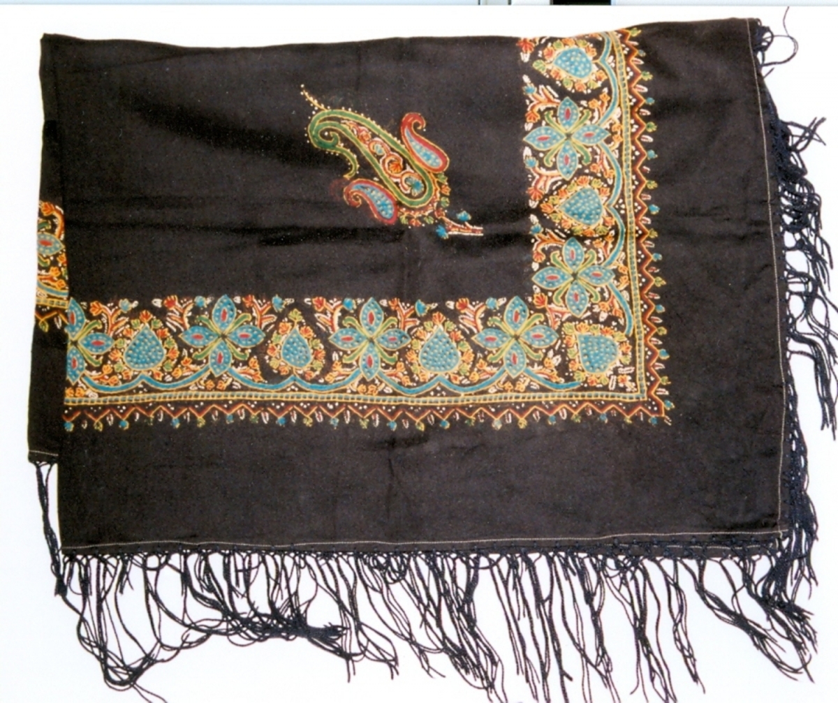 Woman&#039;s shawl from Astara, Northwest Iran.