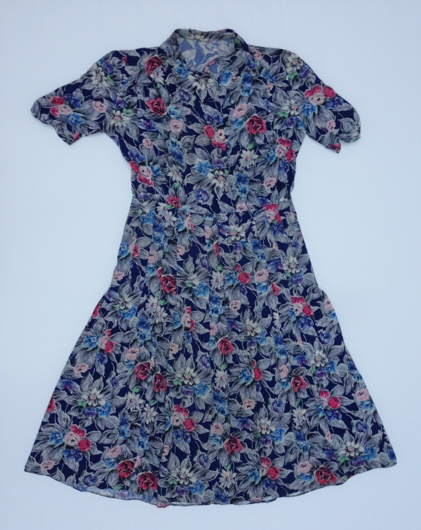 Woman's dress made from artificial silk (rayon), with imprim&eacute; print, late 1930's.