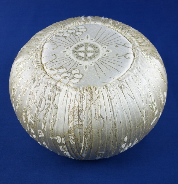 Head covering for a Coptic bishop, worn during mass (Egypt, late 20th century).