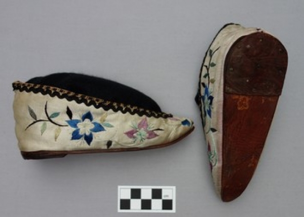 Pair of early 20th century lotus shoes.