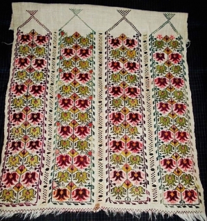 Pa&ccedil;alık embroidery from Aydin province, c. AD 1900.