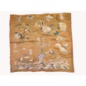 Chinese apron panel showing Liu haichan and the toad. Late 18th century.