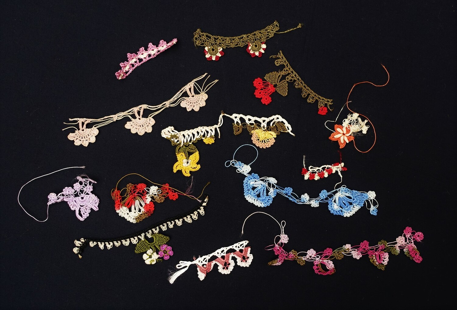 An oya-maker's library, showing a selection of oya edgings that she could make, for customers to choose from. Turkey, 2008/2009 (TRC 2009.0291).