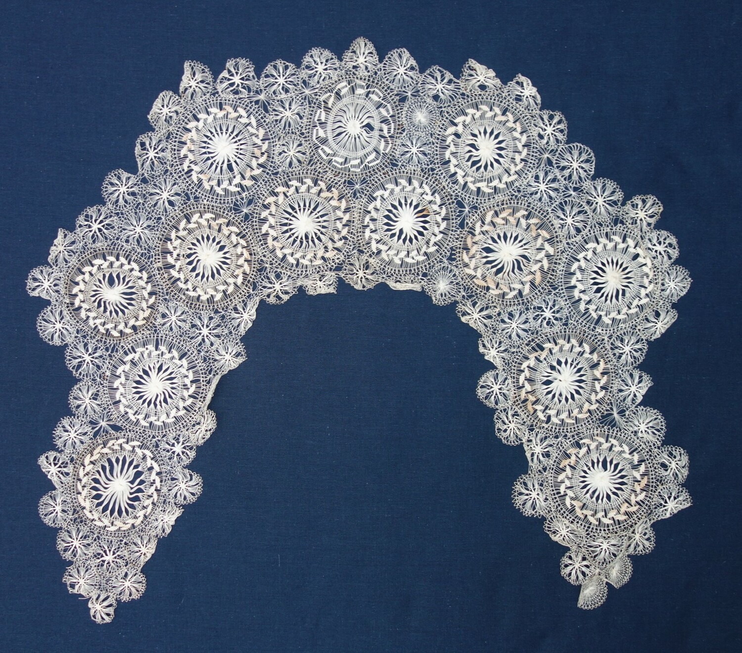 Tenerife lace colar, late 19th century (TRC 2020.0462).