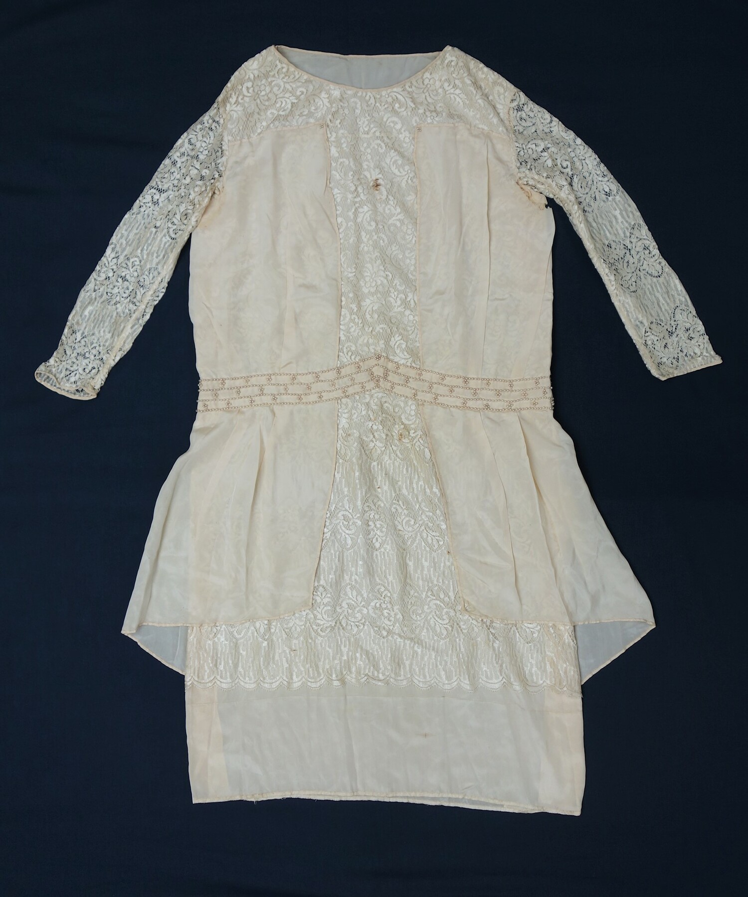 Wedding dress crom Italy, 1926 (TRC 2020.3882a).