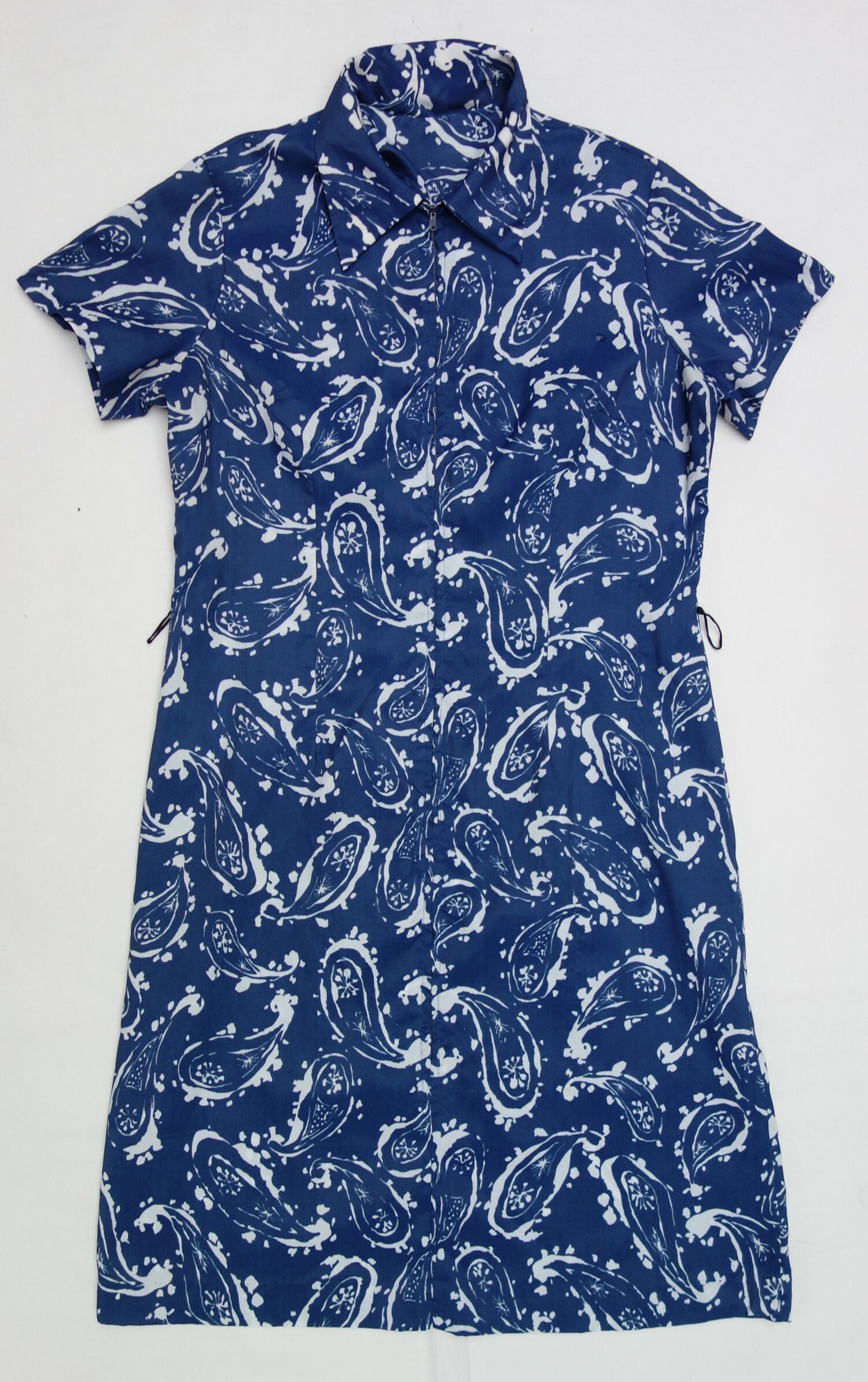 Dress with paisley motifs that enclose an 'atomic' design. USA, 1960's (TRC 2021.0355). See detail below.