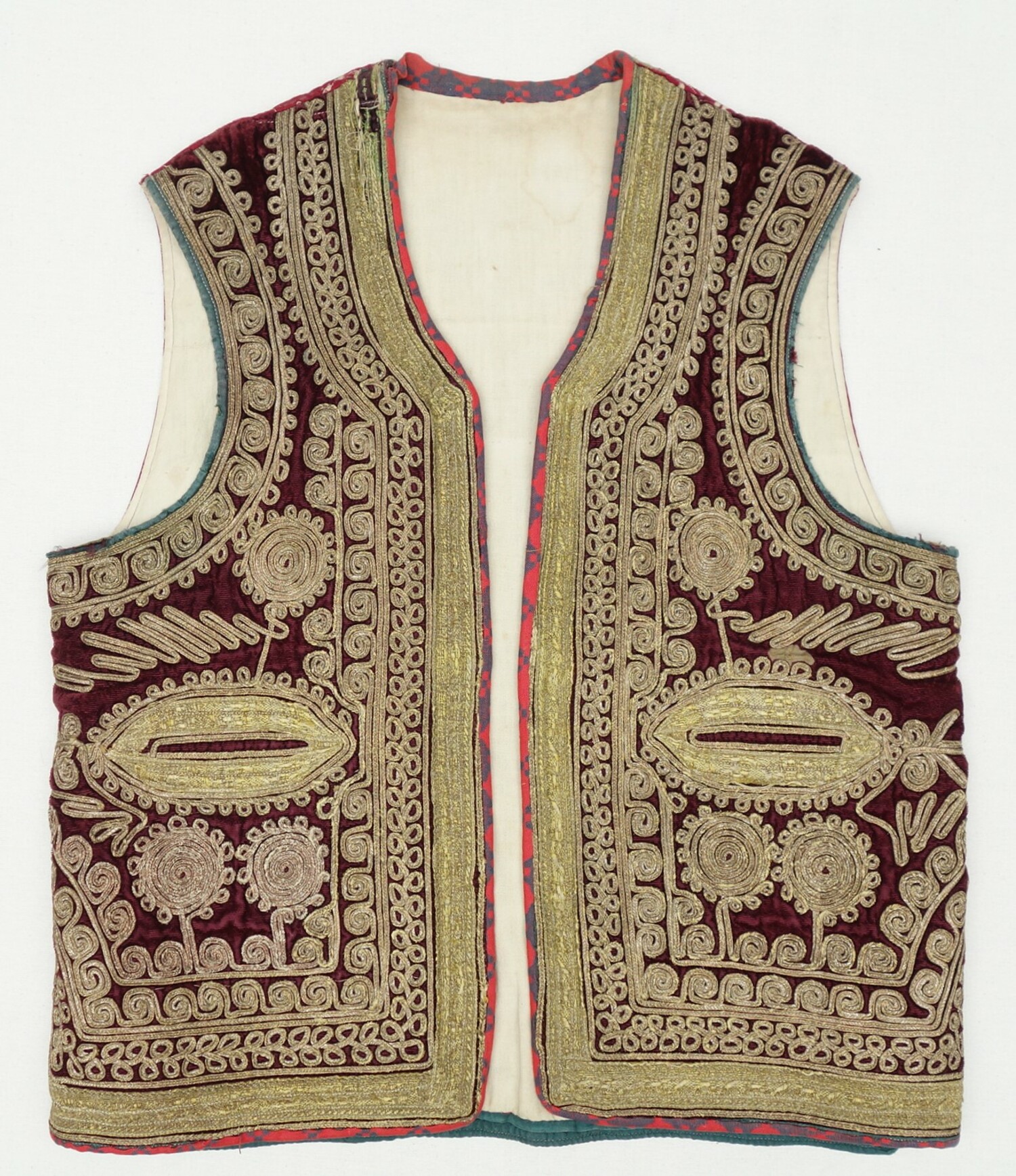 A Kandahar waistcoat recently given to the TRC by Marjan Brandsma (1970s, TRC 2021.2551). 