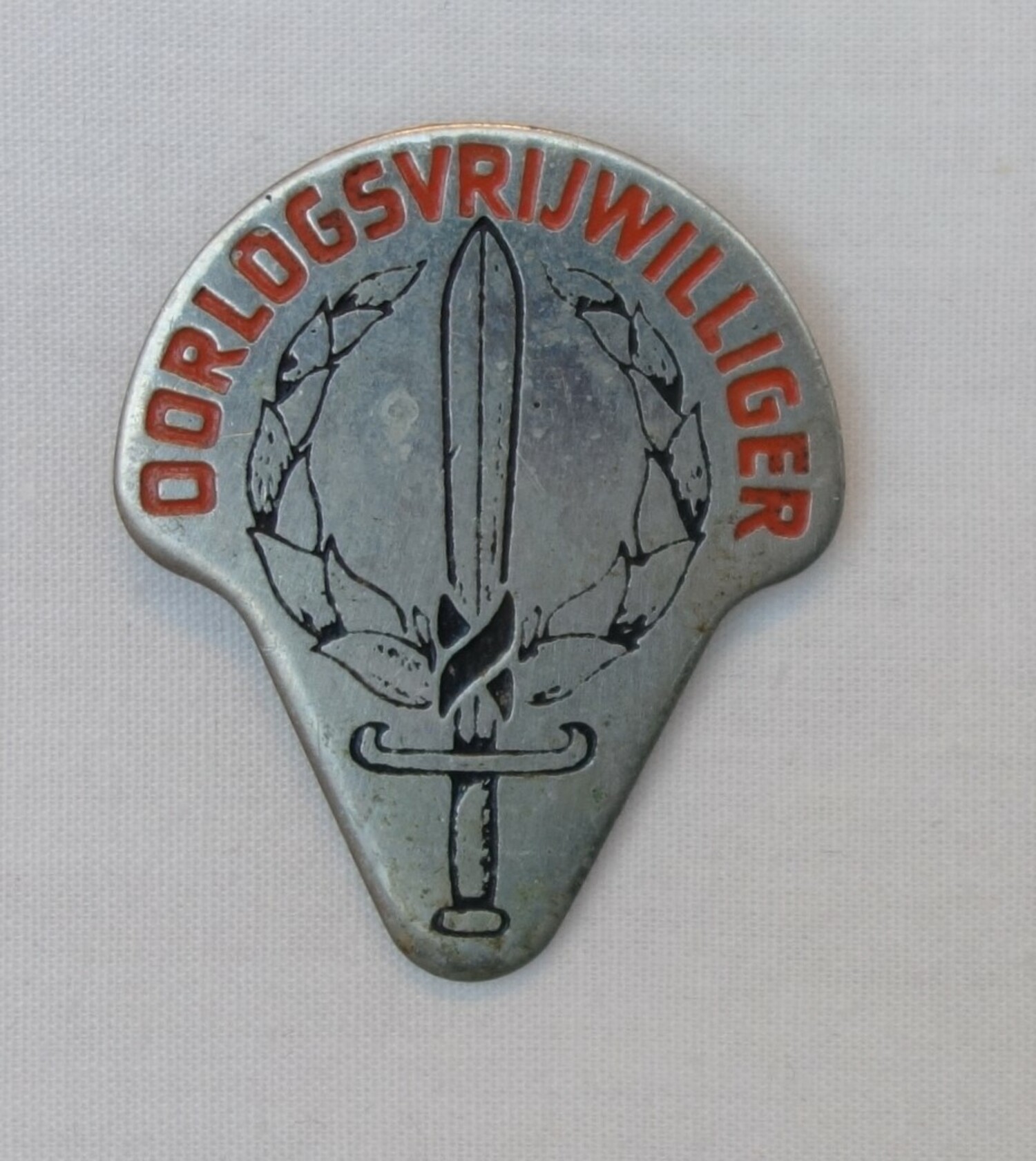 'Oorlogsvrijwilliger' ("war volunteer") badge, the Netherlands, c. 1944 (TRC 2023.2567.24).