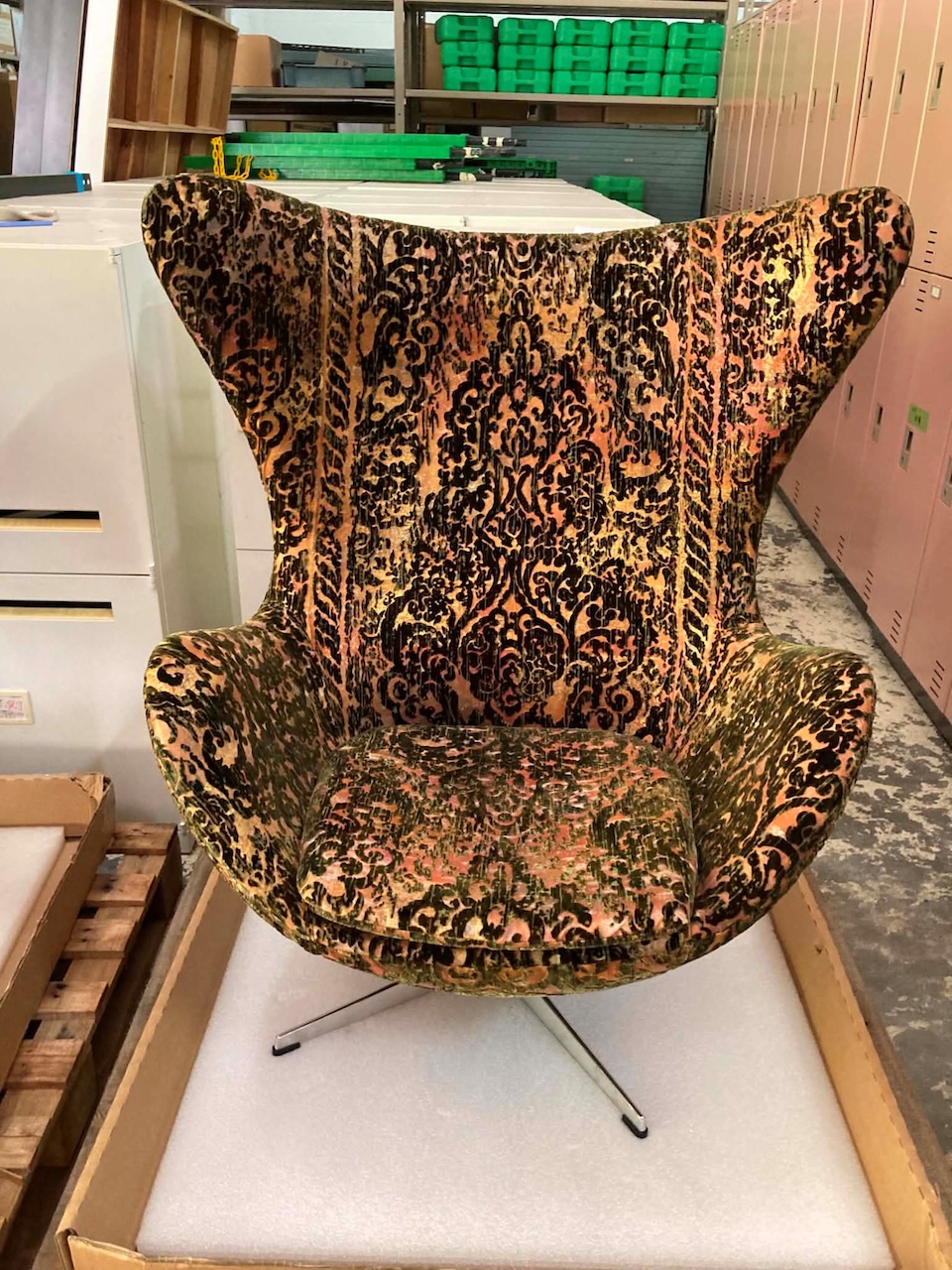 Fig. 6. Kawashima chair, with hikibaku decoration, by Masaru Matsui.