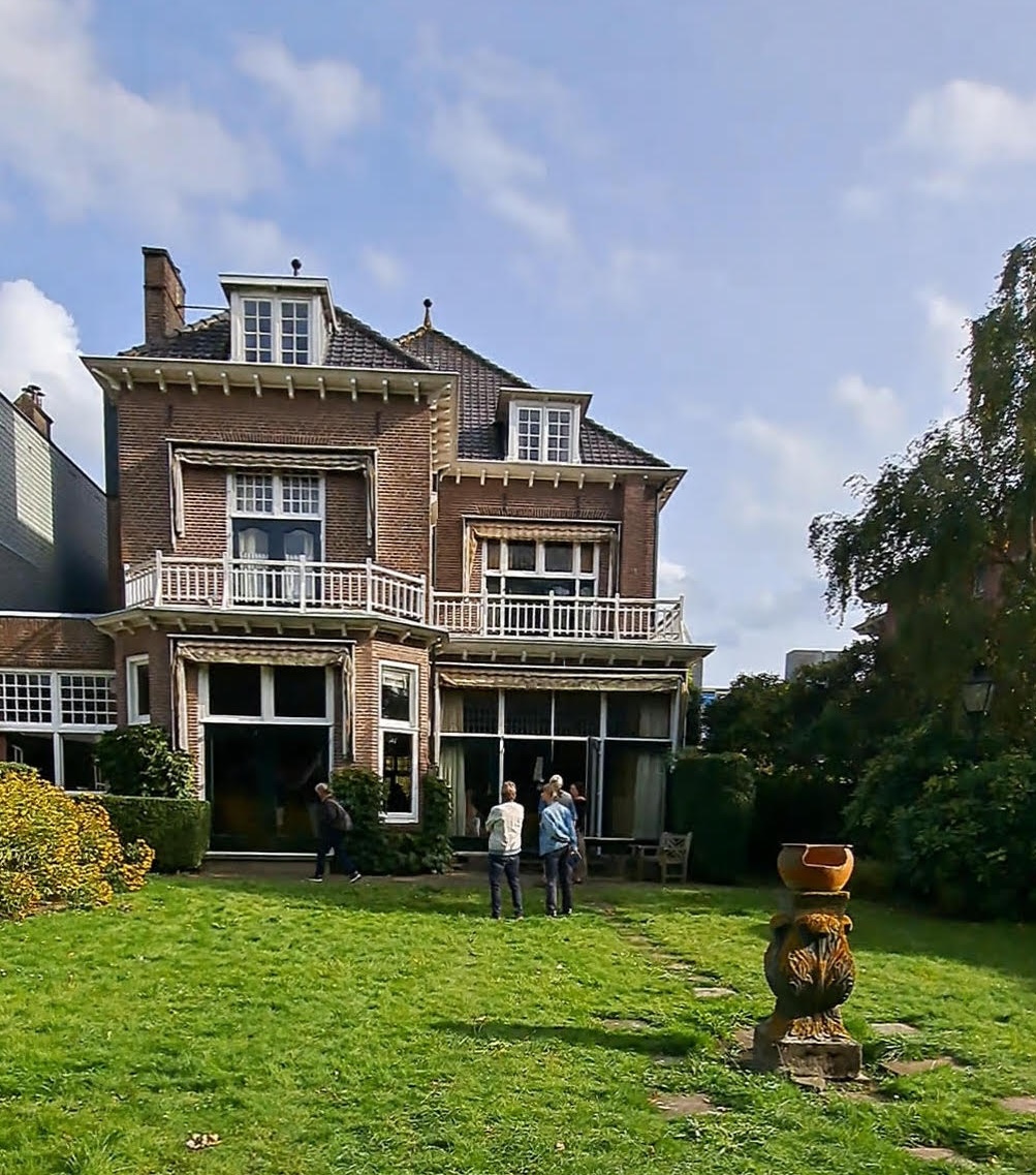 Fig. 1. Boerhaavelaan 6 as seen from the garden. Photograph Willem Vogelsang, 2025.