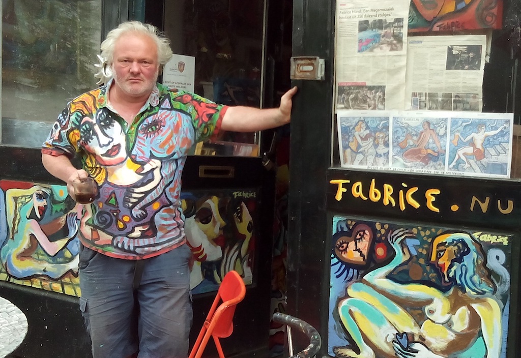 Fabrice Hünd in front of his workshop at the Jacob van Lennepkade 137, Amsterdam, on 10 May 2016. Photograph by Paul Berendsen.
