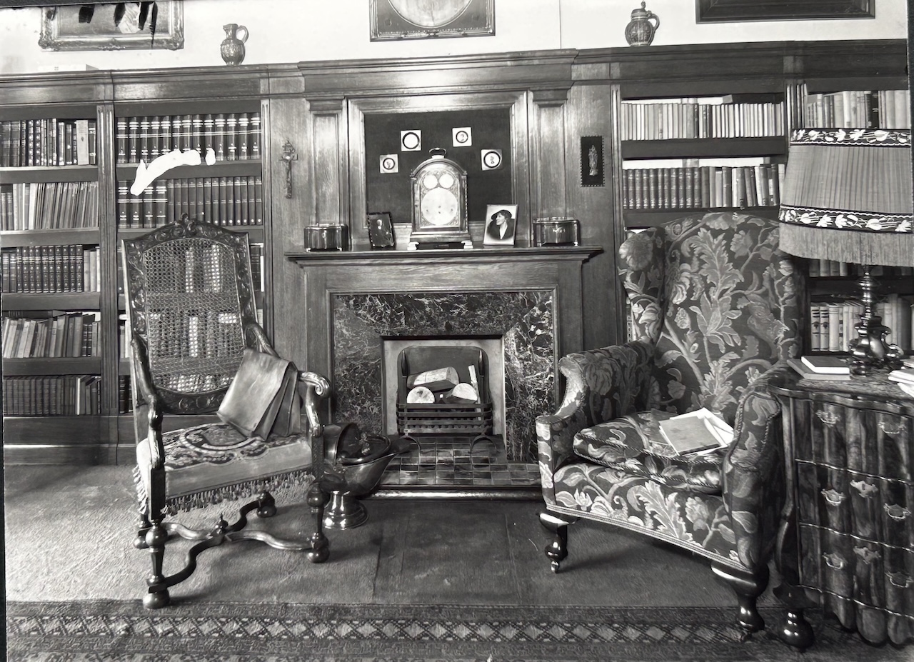 Fig. 6. The ground floor study. The album that contains this photograph dates from 1948. Photograph courtesy Barge/Nauta family archive.