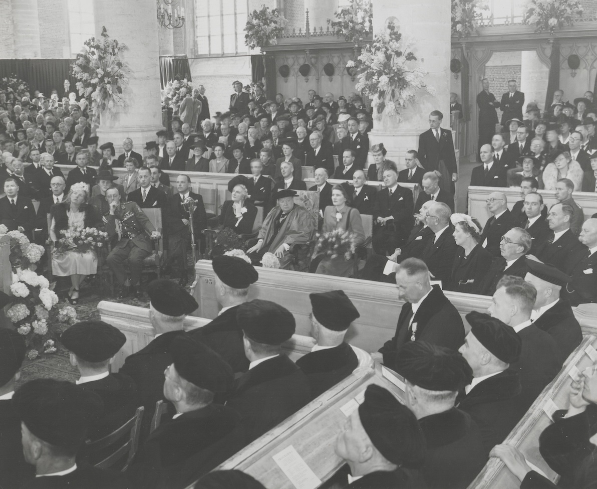 Fig.  12. Winston Churchill received an honorary doctorate at Leiden University in May 1946. He is sitting in the Pieterskerk, in one of the embroidered chairs from Boerhaavelaan 6. Photograph courtesy Barge/Nauta family archive.