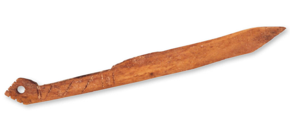 17th century verenkruller ('feather curler') for a fan, excavated in Alkmaar, the Netherlands; Newsletter 59 Erfgoed Alkmaar.