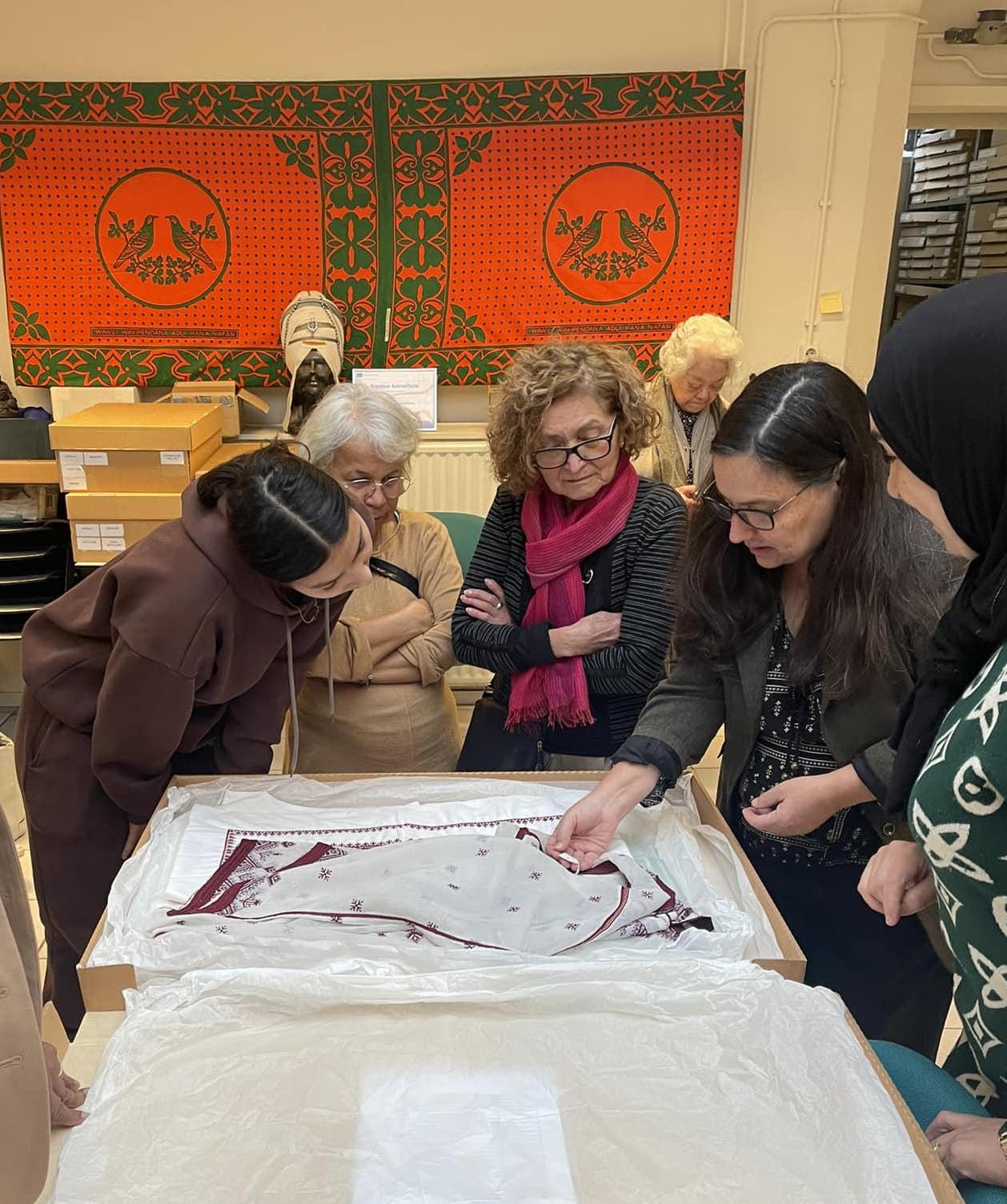 Visit to the TRC by women from the Morschwijk, Monday 27 November 2023. Photograph by Femke Bolding.