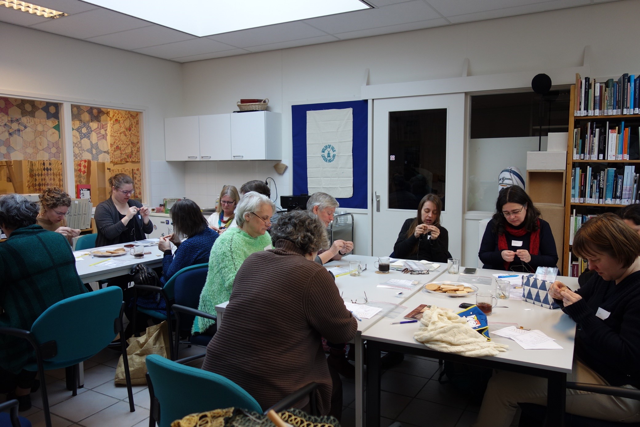 Workshop on the reconstruction of 17th century hand knitted silk stockings, TRC, February 2018.