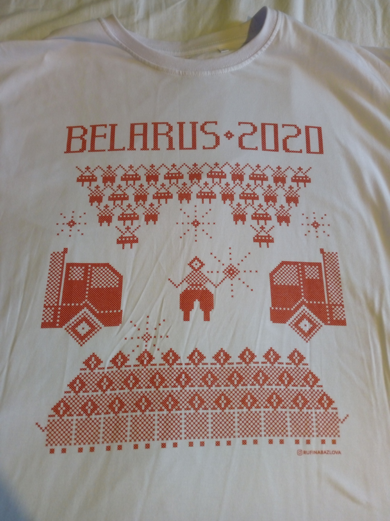 T-shirt with a print of an embroidery by Rufina Bazlova, referring to the civil unrest in Belorussia, 2020 (TRC 2020.4207).