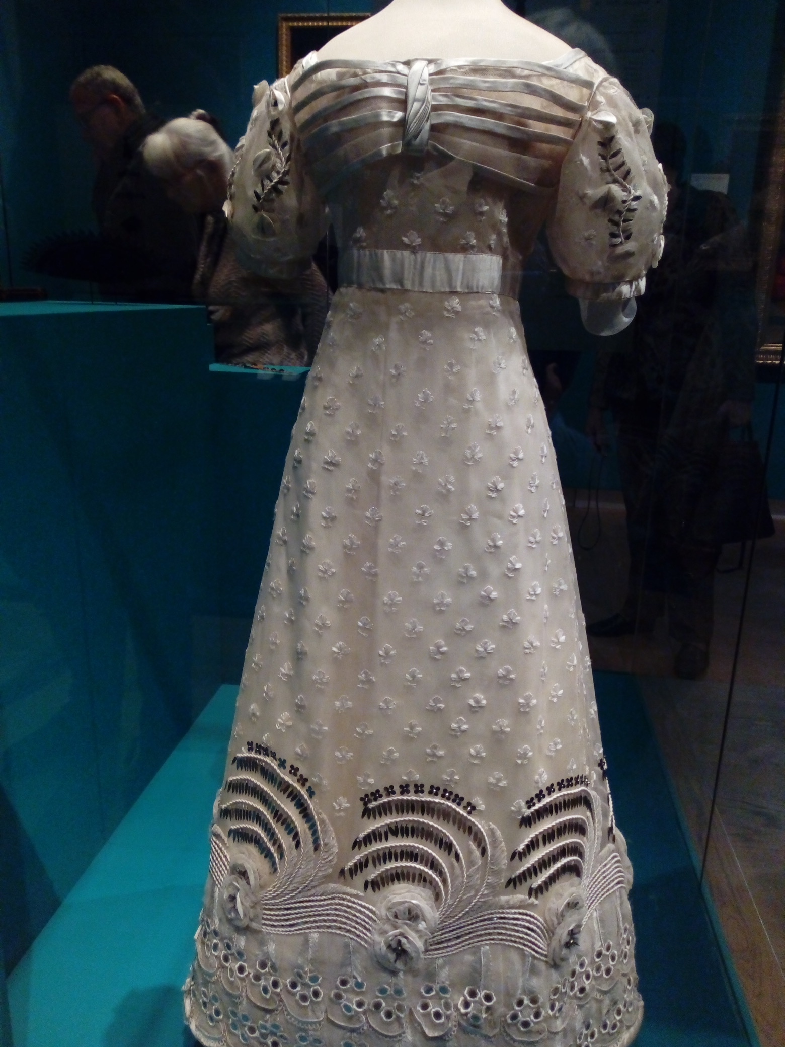 Ball gown: 1826-27, St. Petersburg. Silver gauze, silk, satin, steel sequins.
