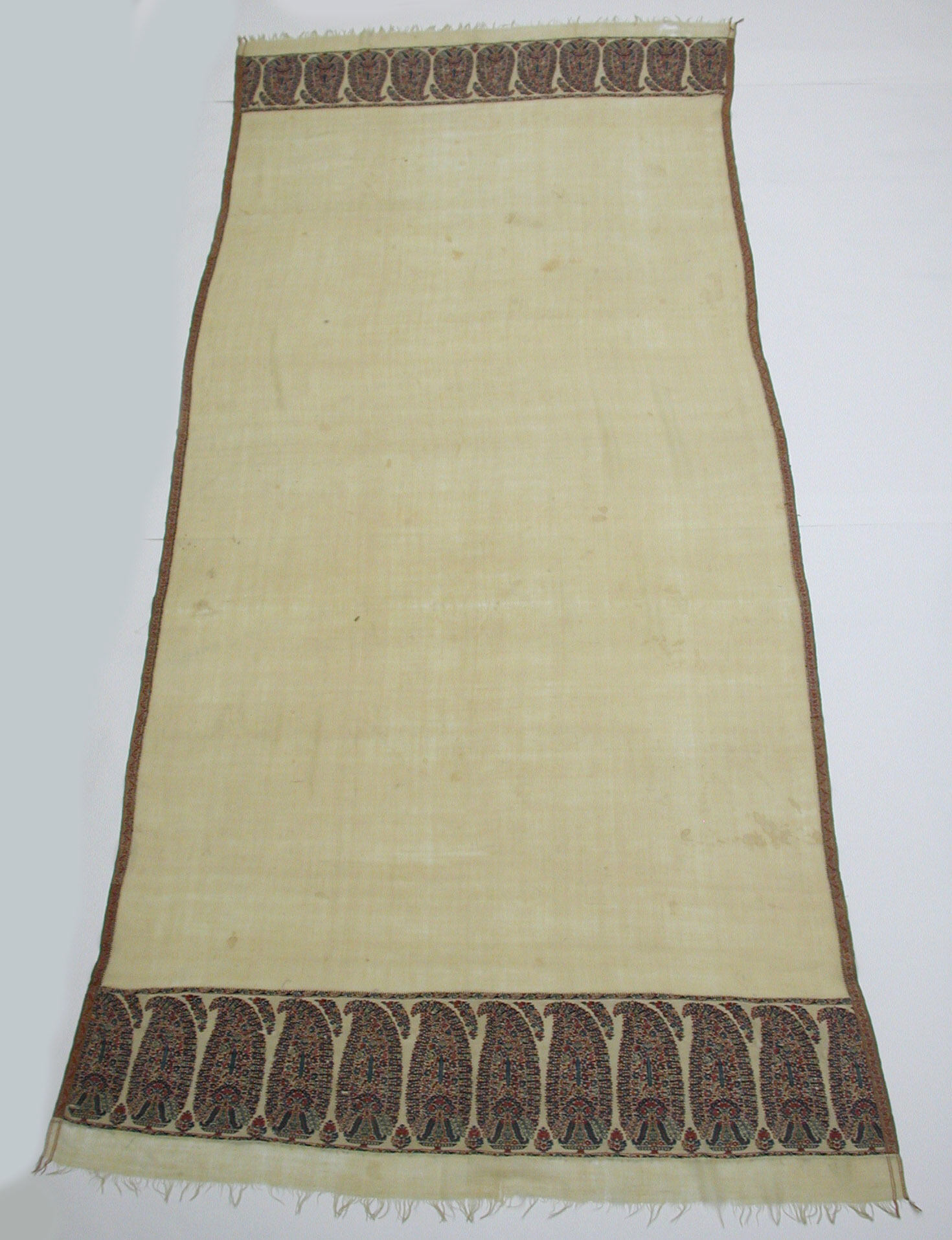 Kashmir shawl made up of various sections sewn together, with woven decoration, late eighteenth century (Courtesy Metropolitan Museum of Art, New York, MMA 1997.319).